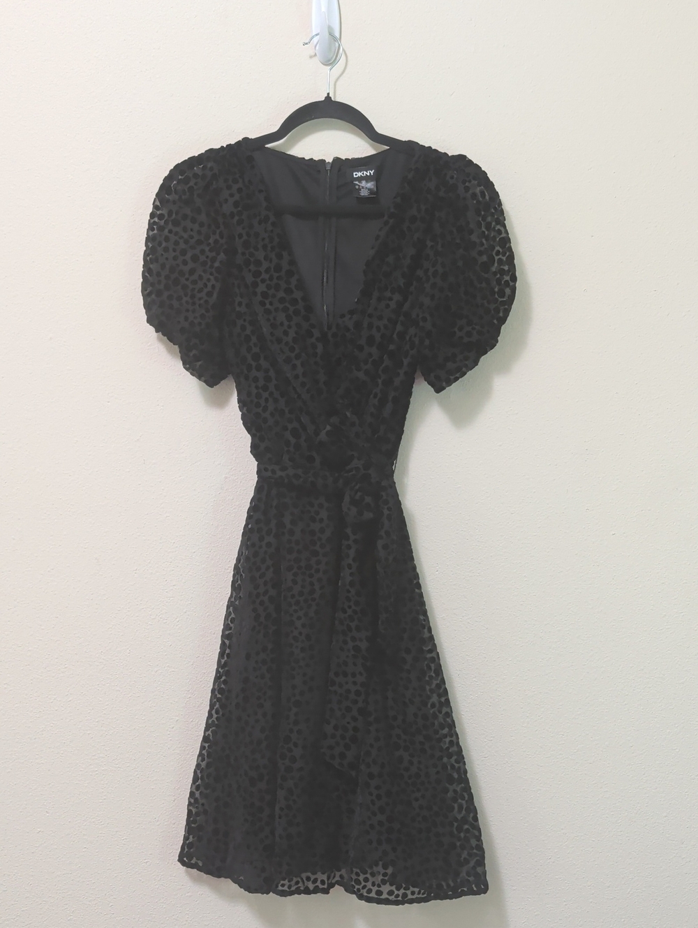 DKNY Black Puff-Sleeve Textured Midi Dress
